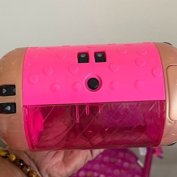 2 LOL Surprise Capsules - One Doll - Picture 8 of 9